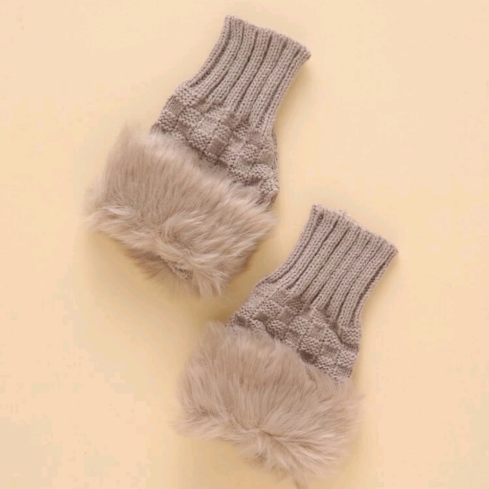 Fingerless Fur Knit Gloves - Picture 3 of 3